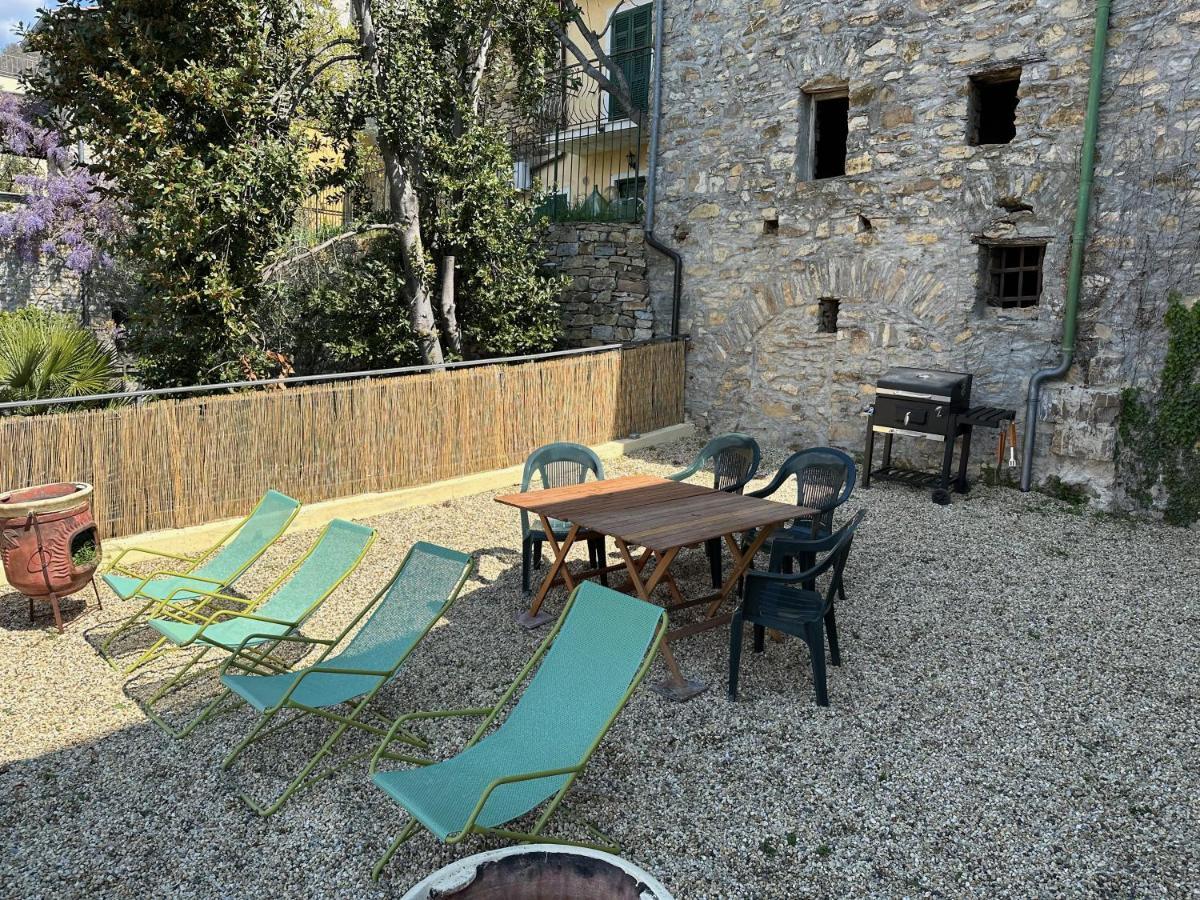 Appartement Borgata Castello à Chiusanico Extérieur photo